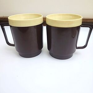 Vintage MCM EAGLE Plastic Brown And Cream Mugs Set Of 2 Made USA‎